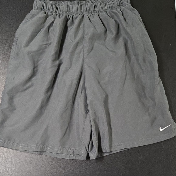 Nike Men's Charcoal Athletic Shorts - Picture 1 of 4